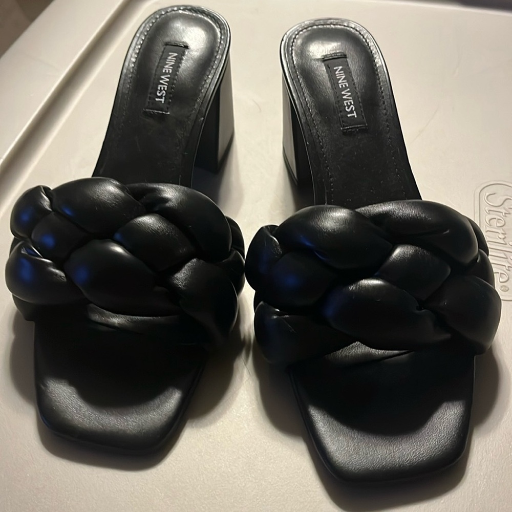 NWOT/NWOB Nine West heels. Black. 8M. Never worn.
